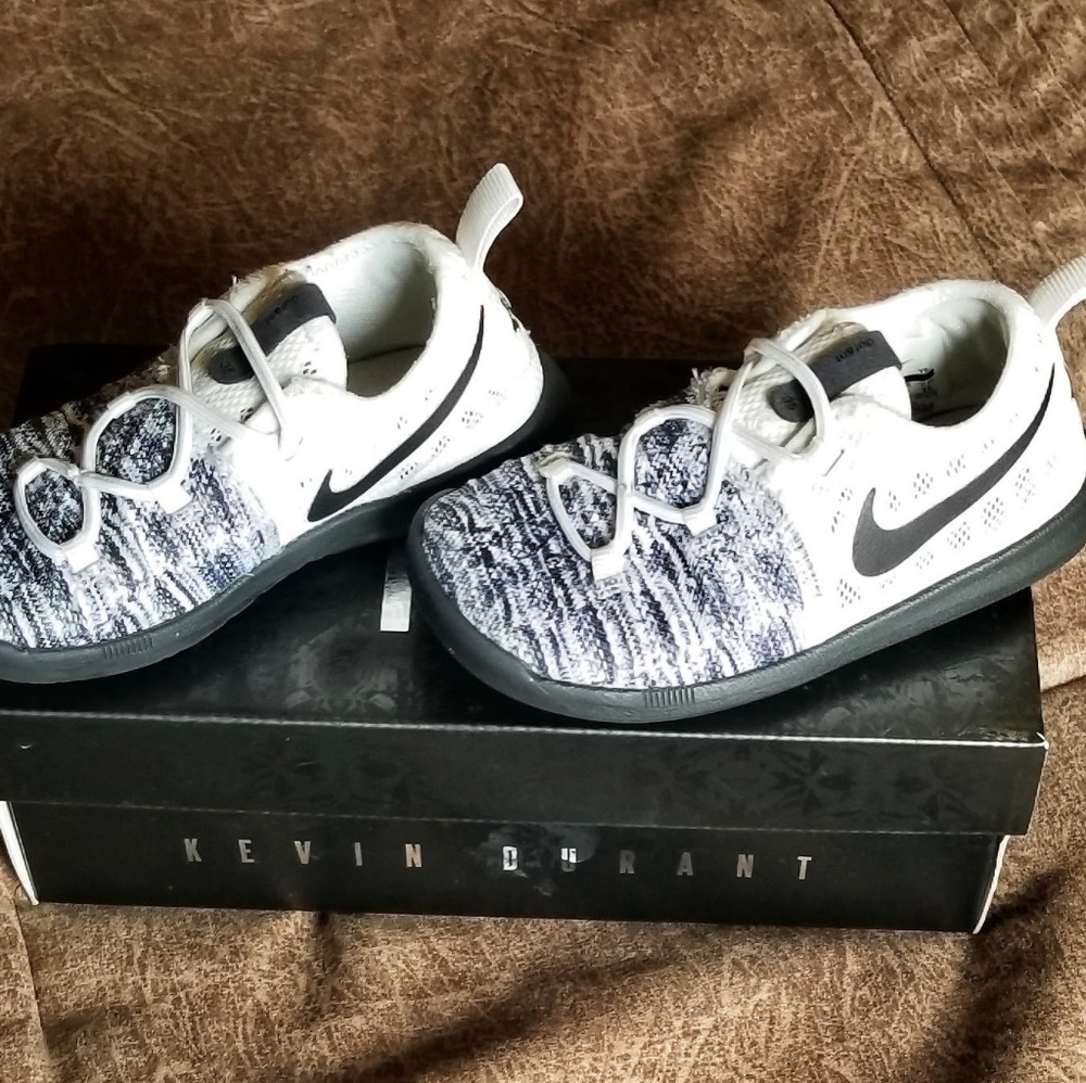 NIKE KD Size 9c Kids Shoes